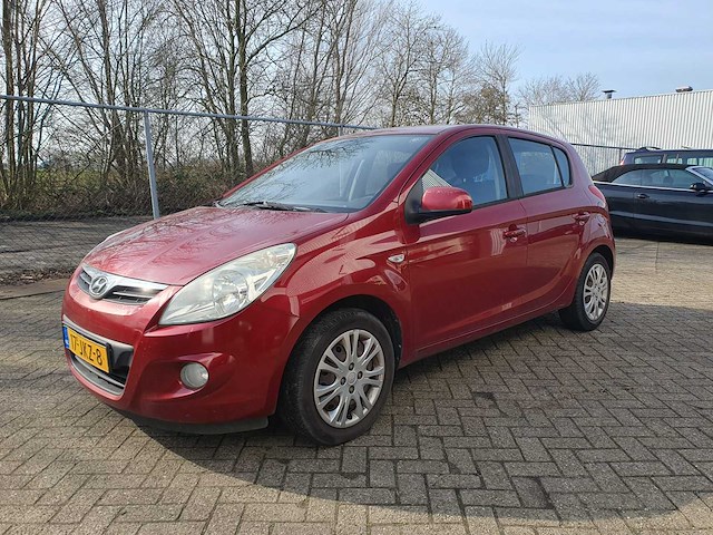 Hyundai i20 1.4i dynamicversion, 17-jkz-8 - afbeelding 1 van  9