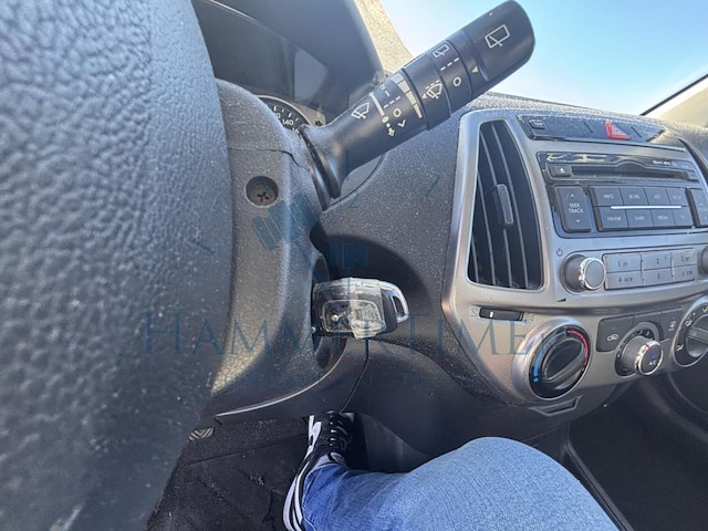 Hyundai i20 1.4i lounge, 2013 - afbeelding 13 van  31