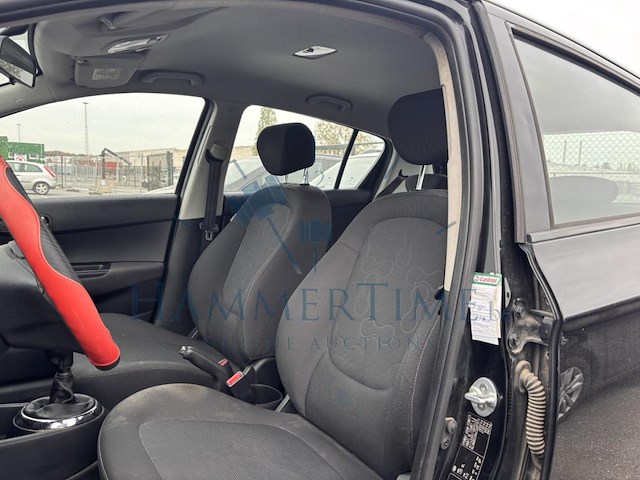 Hyundai i20 1.4i lounge my2011, 2011 - afbeelding 2 van  27