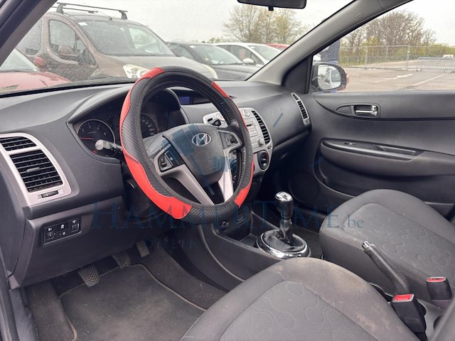 Hyundai i20 1.4i lounge my2011, 2011 - afbeelding 3 van  27