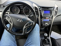 Hyundai i30 comfort 100 isg, 2016 - afbeelding 3 van  27