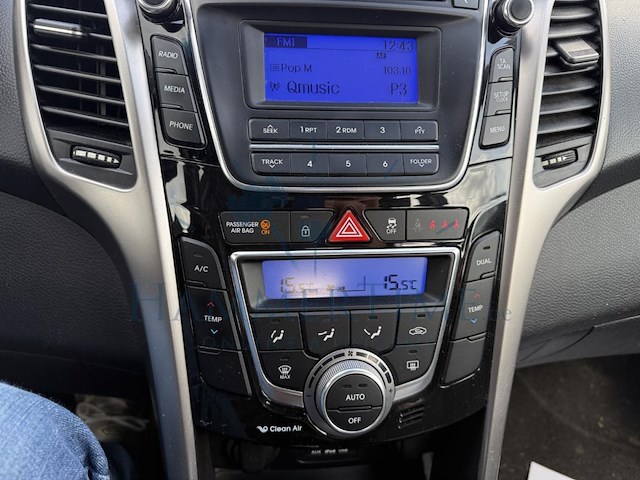 Hyundai i30 comfort 100 isg, 2016 - afbeelding 4 van  27