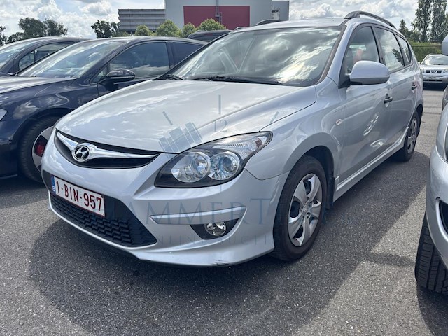Hyundai i30 crosswagon life crdi,2011 - afbeelding 1 van  27
