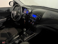 Hyundai i30 cw 1.4i i-drive, sz-821-h - afbeelding 4 van  17