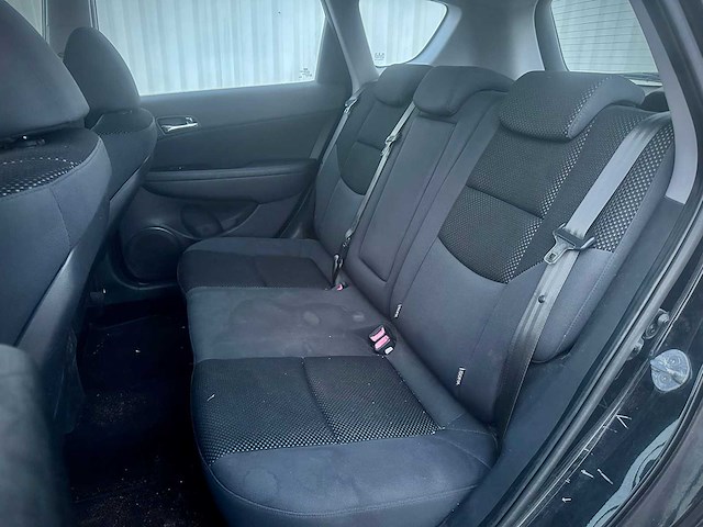 Hyundai i30 cw 1.6i active; 99-rng-4 - afbeelding 14 van  15