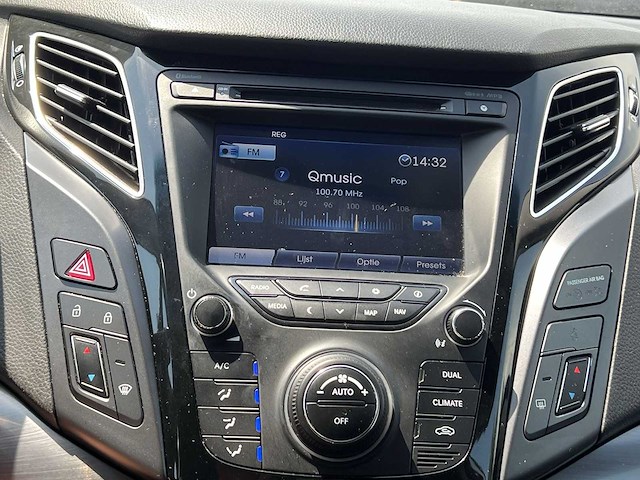 Hyundai i40 wagon 1.6 gdi blue business edition 2012 | 92-ttf-6 - afbeelding 1 van  9