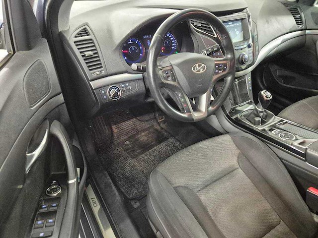 Hyundai i40 wagon 1.7 crdi comfort business; s-976-sz - afbeelding 17 van  17