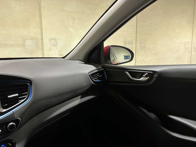 Hyundai ioniq 1.6 gdi comfort 141pk 2019 plug-in hyrbid (origineel-nl), xs-254-p - afbeelding 17 van  24