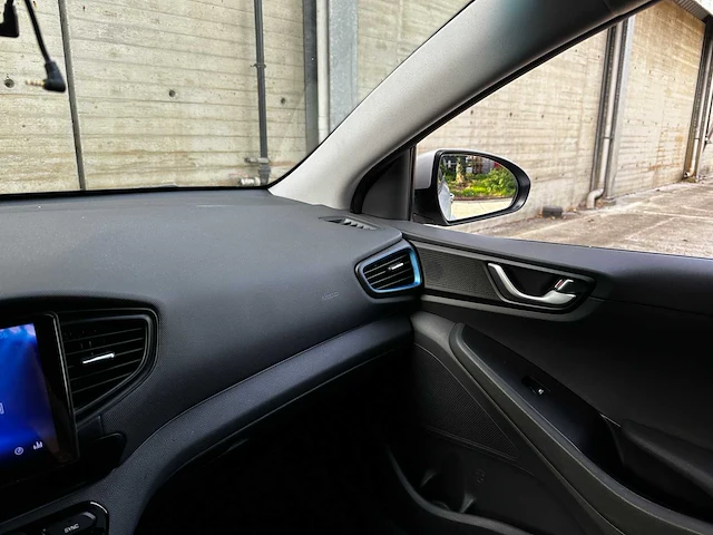 Hyundai ioniq 1.6 gdi i-motion 141pk 2018 (origineel-nl), rf-975-b - afbeelding 21 van  51