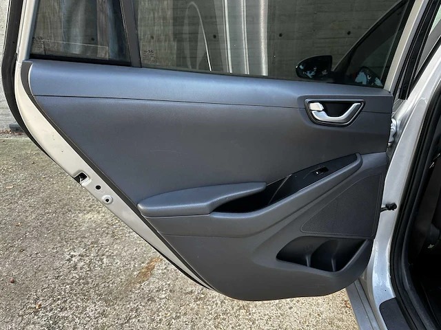 Hyundai ioniq 1.6 gdi i-motion 141pk 2018 (origineel-nl), rf-975-b - afbeelding 25 van  51