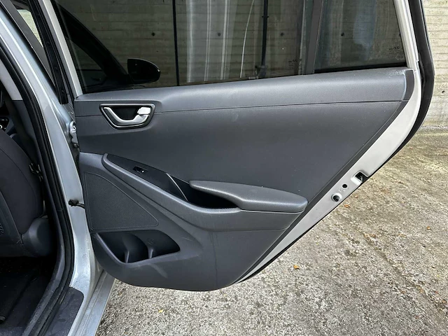 Hyundai ioniq 1.6 gdi i-motion 141pk 2018 (origineel-nl), rf-975-b - afbeelding 27 van  51