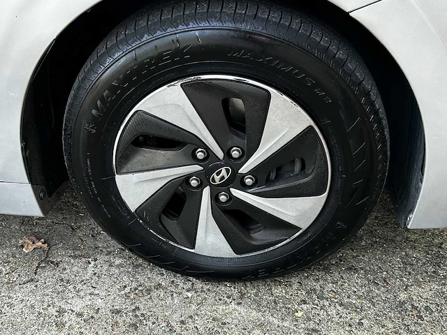 Hyundai ioniq 1.6 gdi i-motion 141pk 2018 (origineel-nl), rf-975-b - afbeelding 46 van  51