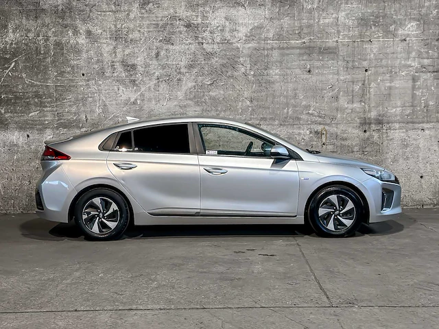 Hyundai ioniq 1.6 gdi i-motion 141pk 2018 (origineel-nl), rf-975-b - afbeelding 50 van  51