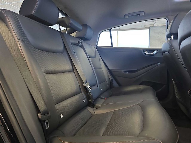 Hyundai ioniq premium ev 2018 | tb-852-l - afbeelding 19 van  31