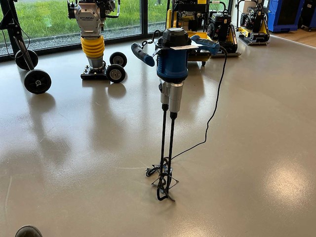 Hyundai jhs-130e betonmixer - afbeelding 1 van  4