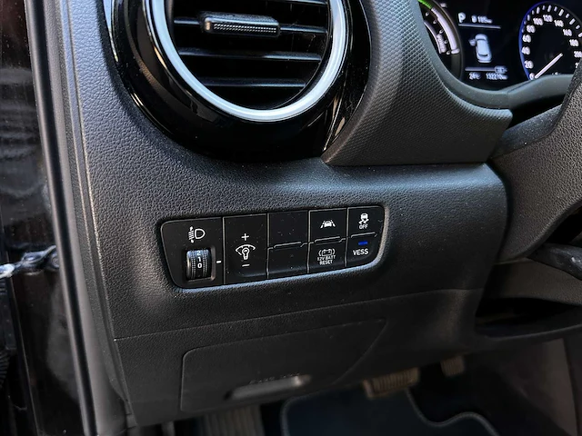 Hyundai kona 1.6 gdi twist dct 5d 77 kw 141pk 2020 - afbeelding 30 van  40