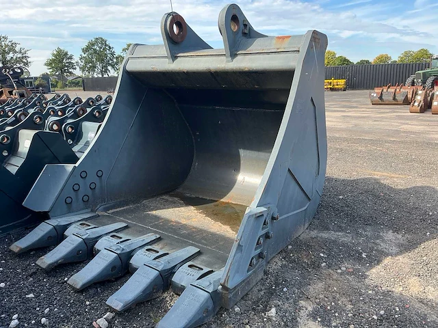 Hyundai r800 graafbak (ongebruikt) - afbeelding 1 van  5