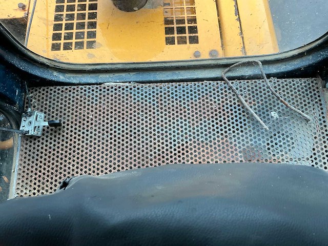 Hyundai robex 180lc-3 rupsgraafmachine - afbeelding 21 van  54