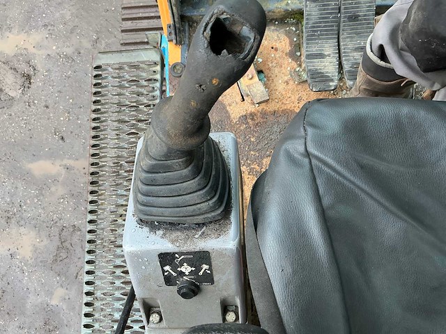 Hyundai robex 180lc-3 rupsgraafmachine - afbeelding 22 van  54