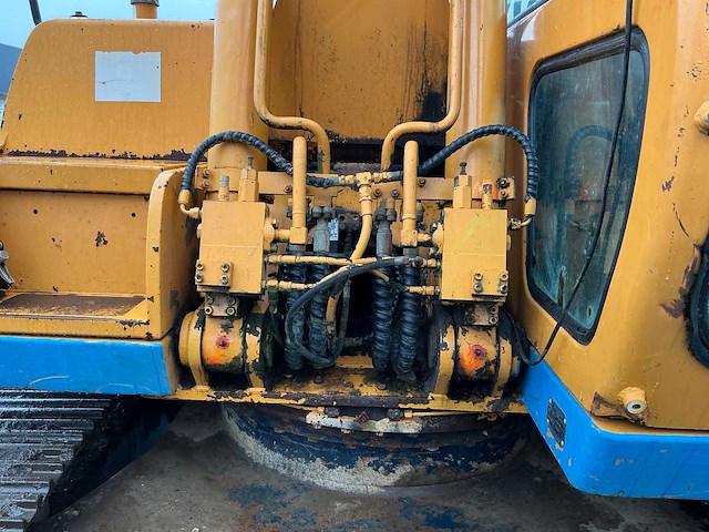 Hyundai robex 180lc-3 rupsgraafmachine - afbeelding 14 van  46