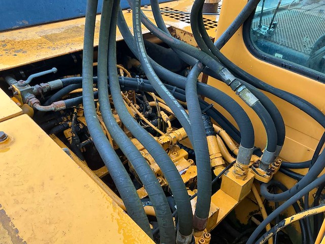 Hyundai robex 180lc-3 rupsgraafmachine - afbeelding 37 van  46