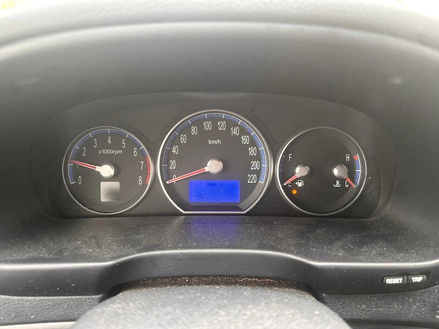 Hyundai santa fe 2.7i v6 dynamic , 16-tx-ht - afbeelding 13 van  15