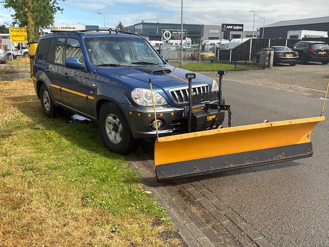 Hyundai terracan 2.9 crdi luxe bedrijfswagen met sneeuwschuiver en strooier - afbeelding 32 van  37