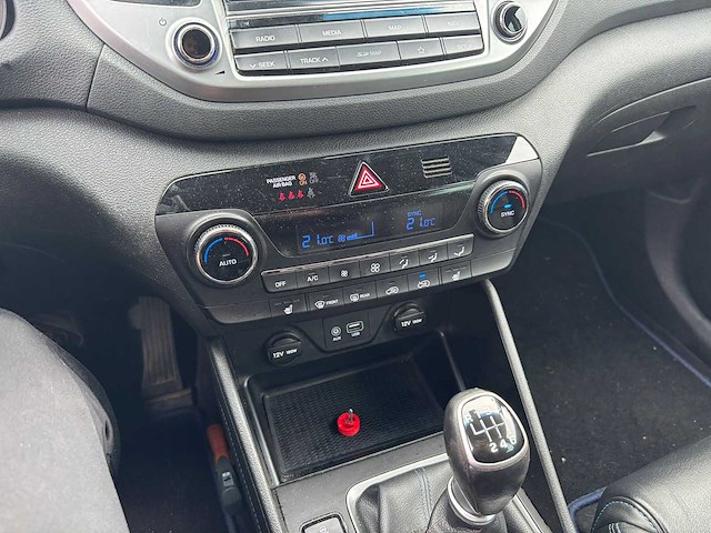 Hyundai tucson 1.7 crdi comfort 2018 | th-665-h - afbeelding 2 van  12