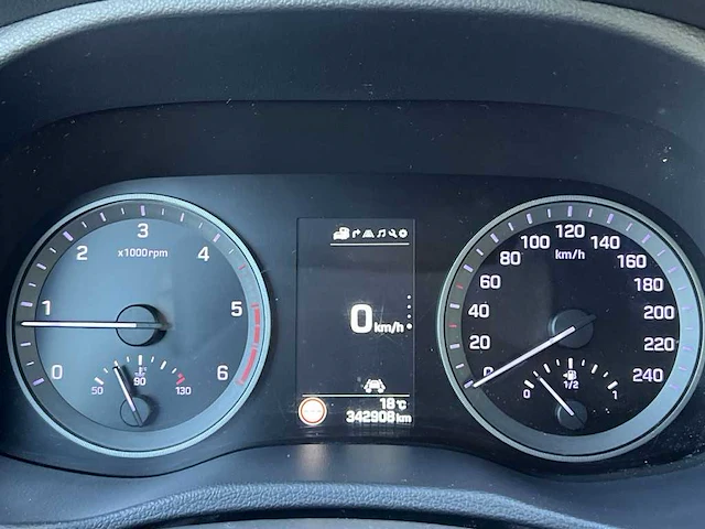 Hyundai tucson 1.7 crdi comfort | th-665-h - afbeelding 4 van  20
