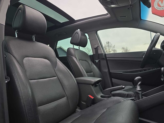 Hyundai tucson 2.0 crdi premium 2016 | sf-382-l - afbeelding 25 van  35