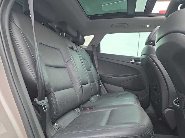 Hyundai tucson 2.0 crdi premium 2016 | sf-382-l - afbeelding 24 van  36
