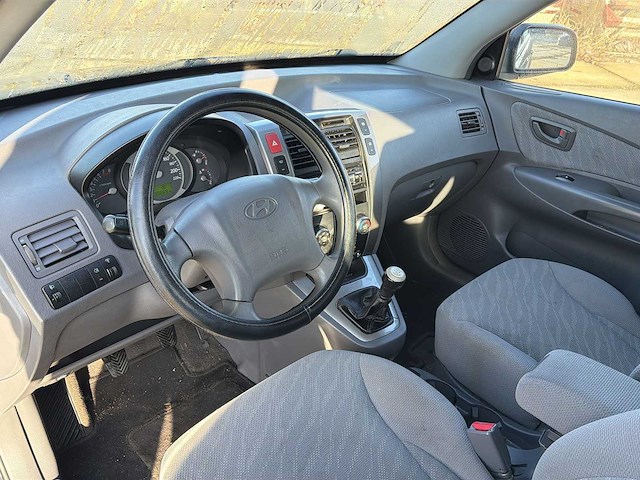 Hyundai tucson 2.0i active | 67-rh-fh i - afbeelding 3 van  26