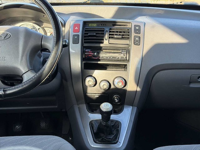 Hyundai tucson 2.0i active | 67-rh-fh i - afbeelding 9 van  26