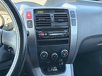 Hyundai tucson 2.0i active | 67-rh-fh i - afbeelding 15 van  26