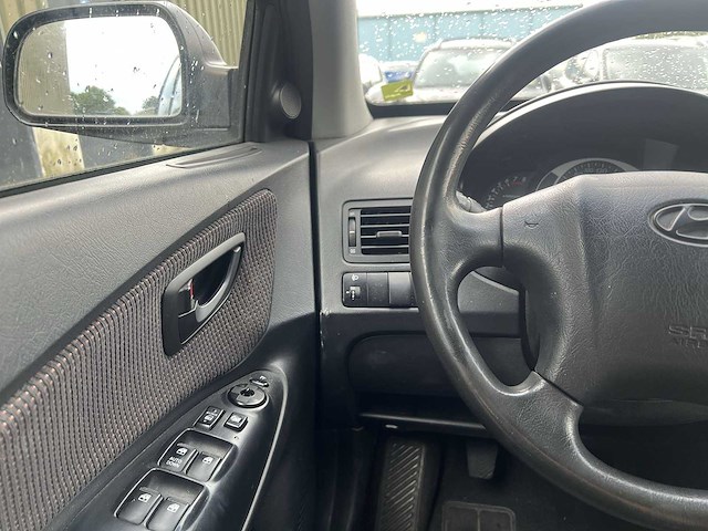 Hyundai tucson 2.0i dynamic executive | 25-gtr-1 - afbeelding 2 van  24