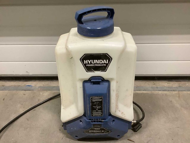 Hyundai vloeistofspuit met travo - afbeelding 3 van  7