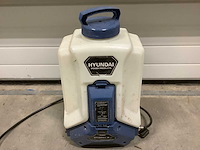 Hyundai vloeistofspuit met travo - afbeelding 3 van  7