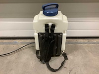 Hyundai vloeistofspuit met travo - afbeelding 5 van  7