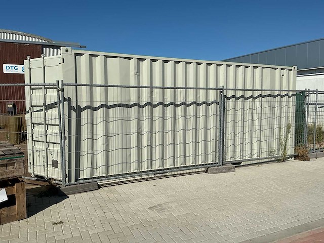 Hyundai zeecontainer - afbeelding 1 van  20