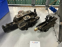 Hyva sds 180 hydraulisch richtingsventiel - afbeelding 1 van  4