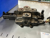 Hyva sds 180 hydraulisch richtingsventiel - afbeelding 2 van  4