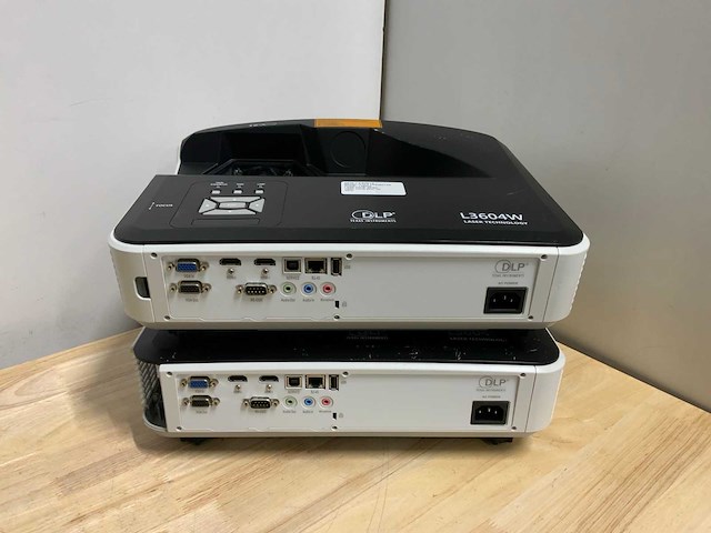 I3 dpl projector l3604w lazer beamers & projectie(2x) - afbeelding 1 van  4
