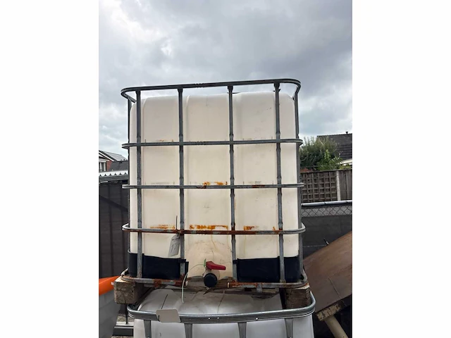 Ibc 1000 liter met houtpallet - afbeelding 2 van  2