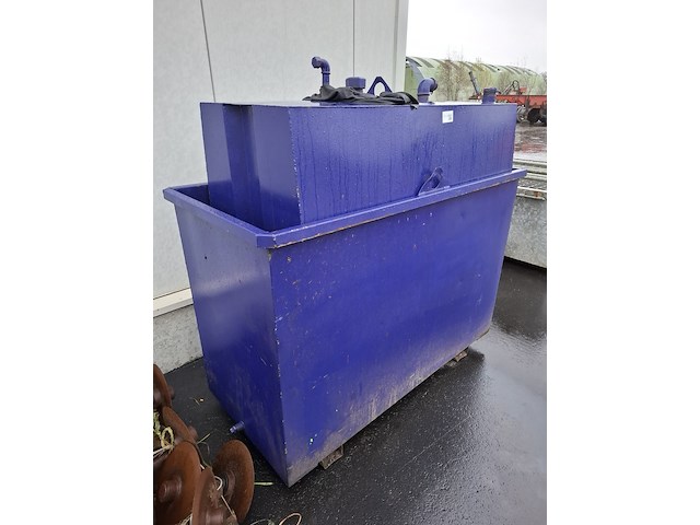 Ibc brandstoftank met lekbak - afbeelding 2 van  5