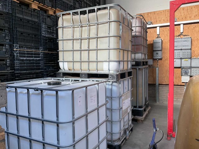 Ibc container (5x) - afbeelding 1 van  4