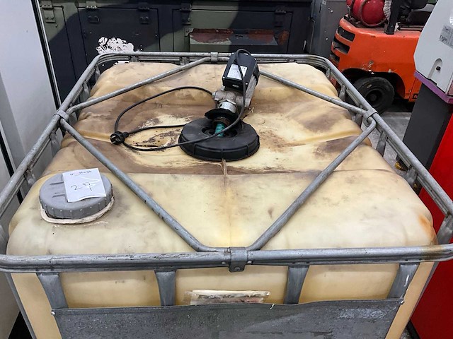 Ibc container met pomp - afbeelding 3 van  4