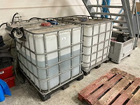 Ibc container v.v. pomp met adblue - afbeelding 1 van  3