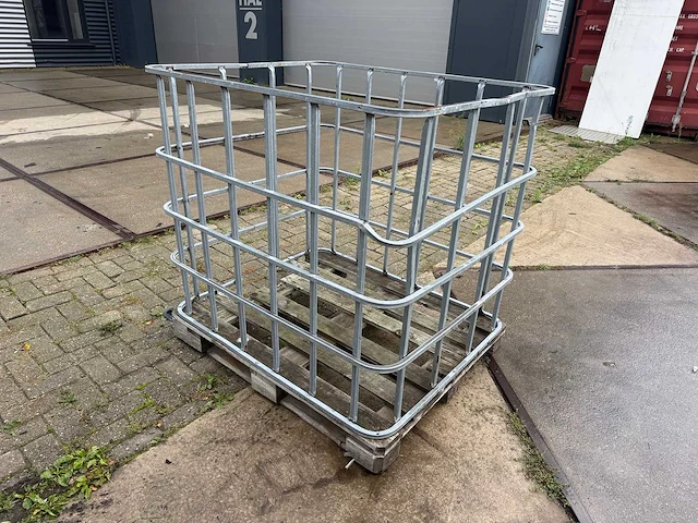 Ibc-container - afbeelding 1 van  3