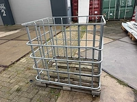 Ibc-container - afbeelding 2 van  3