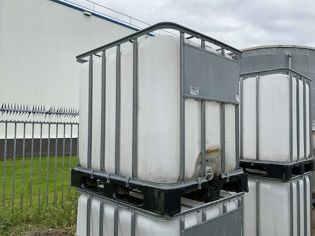 Ibc-containers (2x) - afbeelding 2 van  4